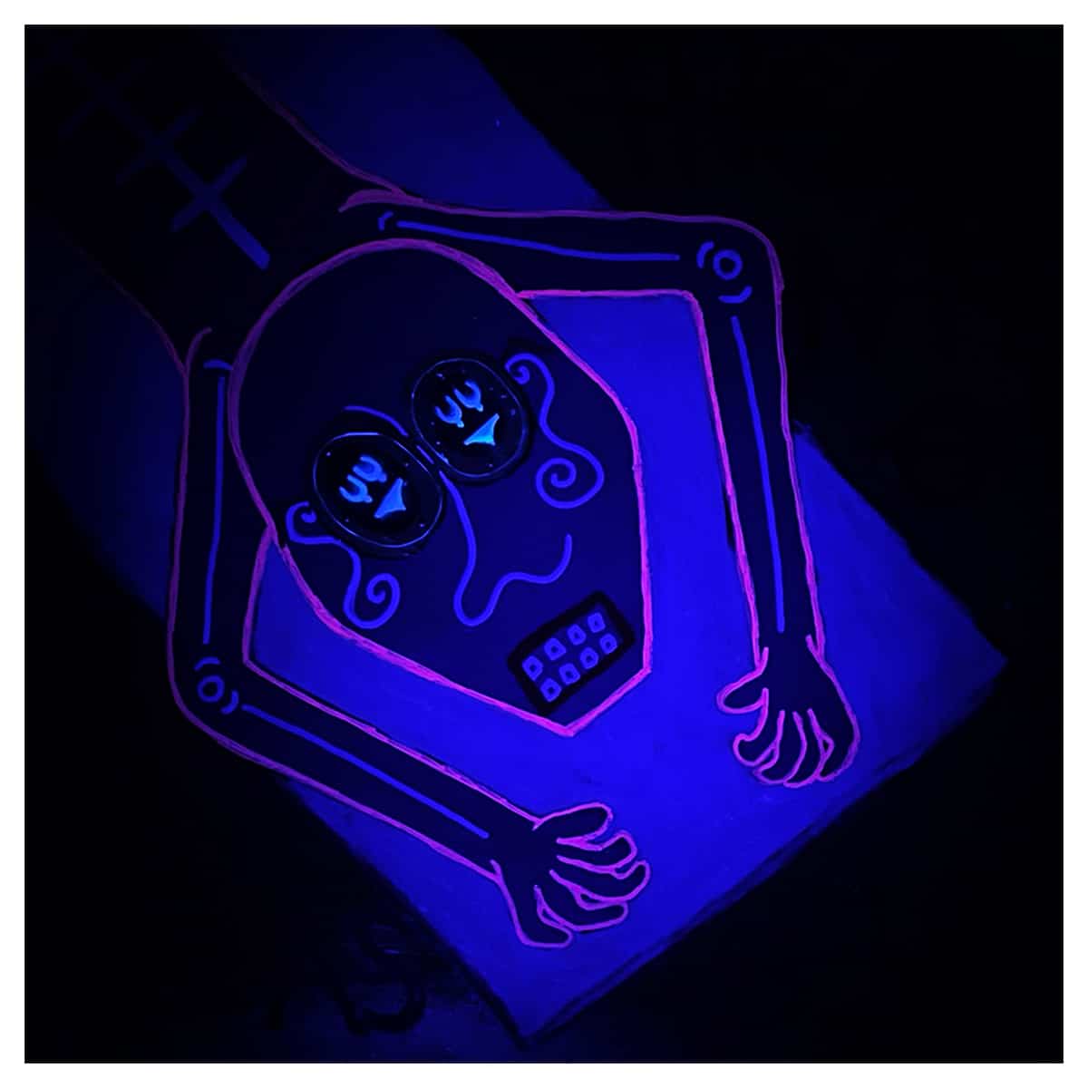 Artwork - _0007_INCOGNITO SUNGLASSES blacklight - Frank Willems